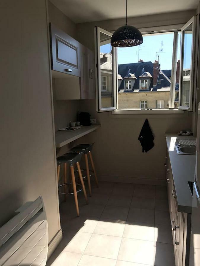 Appartement De Charme En Plein Coeur Du Centre Ville De Compiegne Ngoại thất bức ảnh